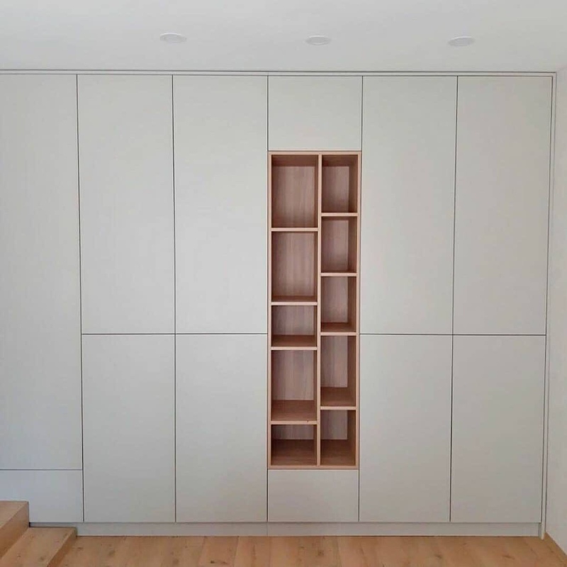 Встроенные распашные шкафы-Встроенный заказной шкаф с распашными дверями «Модель 7»-фото1